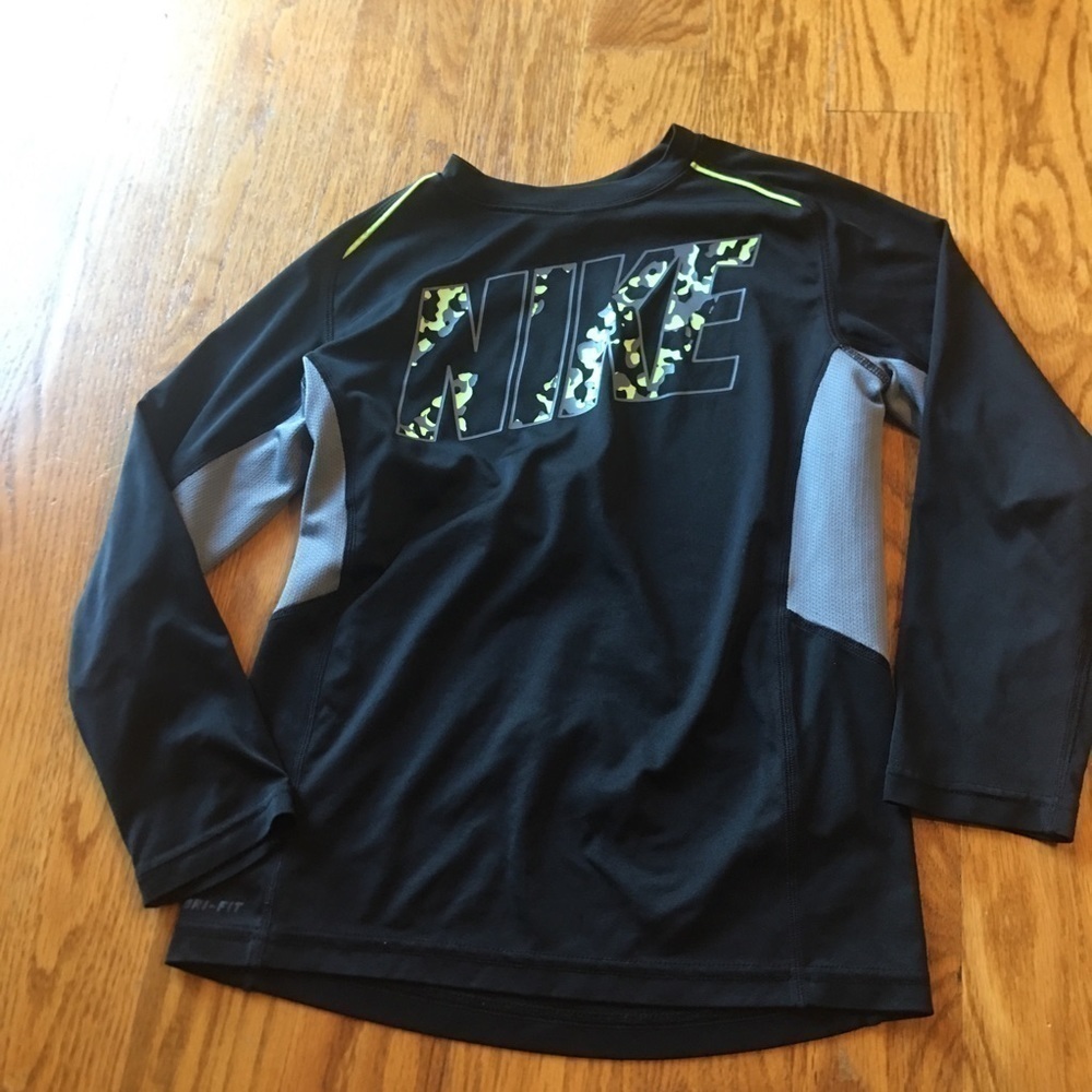 Boys black, grey and neon green/yellow Nike dry fit shirt EUC size small